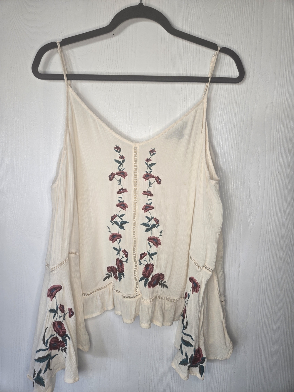 American Eagle Outfitters Cream Spaghetti Strap Floral Embroidered Cami
